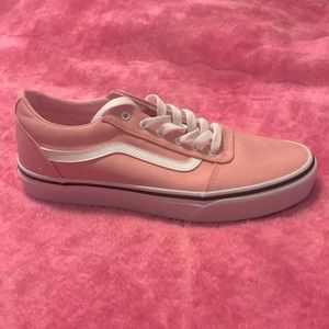Light pink Vans size:6 !BRAND NEW!